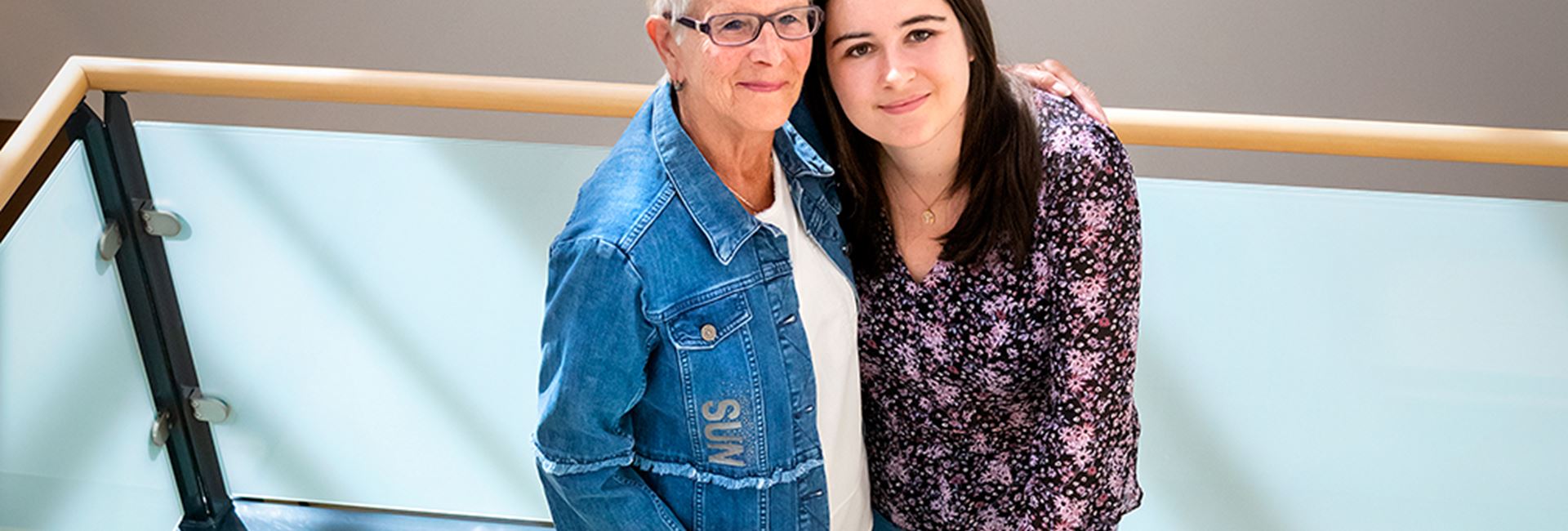 Truus (76) en Isa (23)